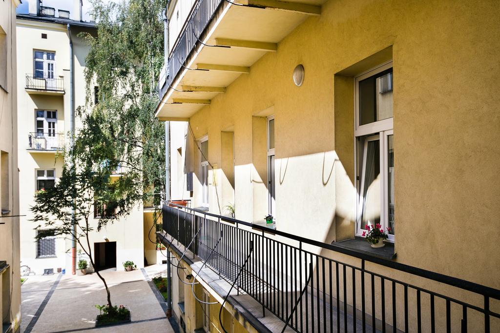 Live Like Locals: Market Square X Jewish District 크라쿠프 외부 사진